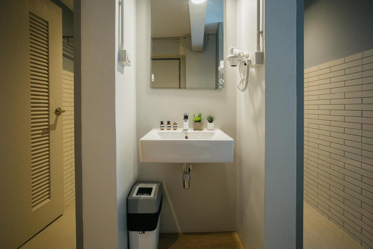I Hostel @ China Town Банкок Екстериор снимка